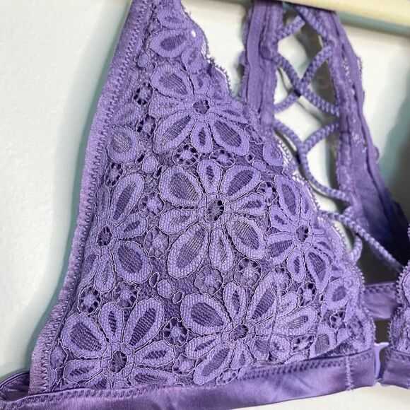 VICTORIA SECRET LAVENDER PLUNGE LACE CAGE RACERBACK BRALETTE XS - Picture 8 of 14